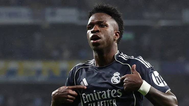 Manchester United lidera corrida por Vini Jr. Foto: Judit Cartiel/Getty Images