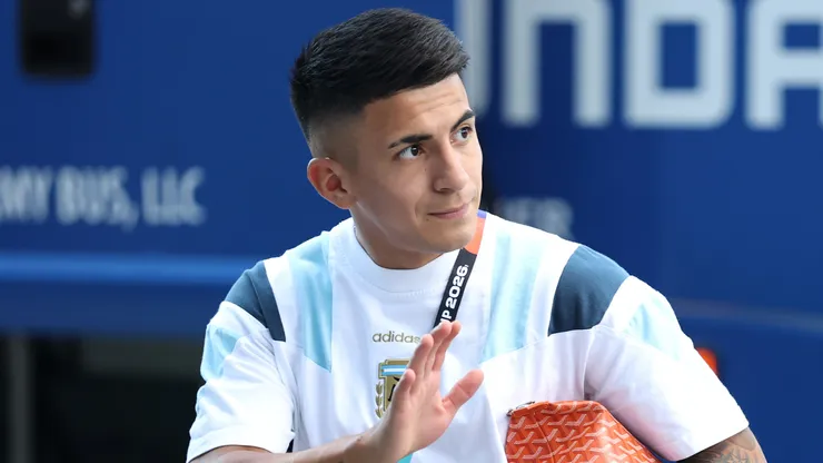 Thiago Almada antes de uma partida pela Argentina. Foto: Buda Mendes/Getty Images