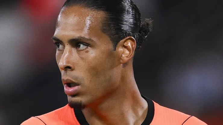 Besiktas marca reunião com empresários de Virgil van Dijk e quer tirá-lo do Liverpool. (Foto: David Ramos/Getty Images)