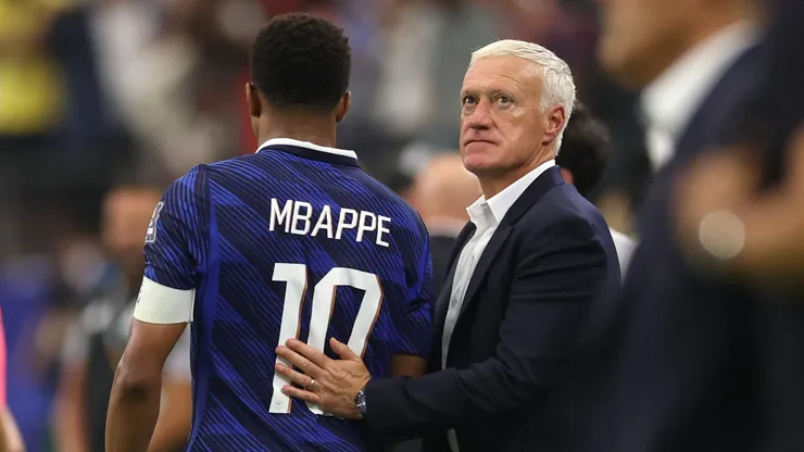 Mbappé publica carta emocionante para Deschamps antes de França x Inglaterra na Copa do Mundo. (Foto: Lars Baron/Getty Images)
