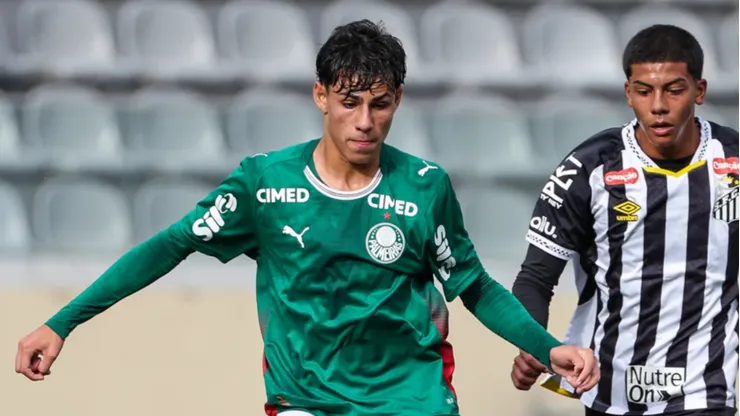 João França em ação pelo Sub-17 do Palmeiras (Foto: Fabio Menotti/Palmeiras/by Canon)