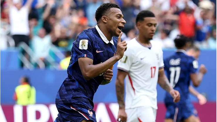 Kylian Mbappé supera Messi e se torna o maior artilheiro da história das Copas do Mundo. (Foto: Buda Mendes/Getty Images)