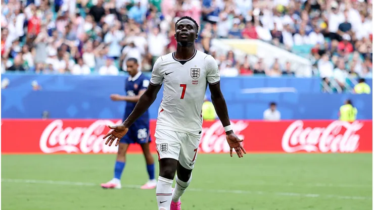 Saka marcou um hat-trick no jogo. Buda Mendes/Getty Images.