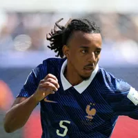 Koundé foca no Barcelona mesmo sendo alvo do Bayern