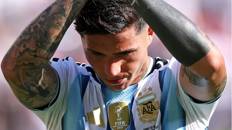 Enzo Fernández foi expulso em Espanha x Argentina. (Photo by Justin Setterfield/Getty Images)