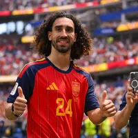 Marc Cucurella vai tatuar o rosto de Luis de la Fuente