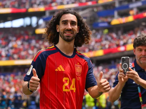 Marc Cucurella vai tatuar o rosto de Luis de la Fuente