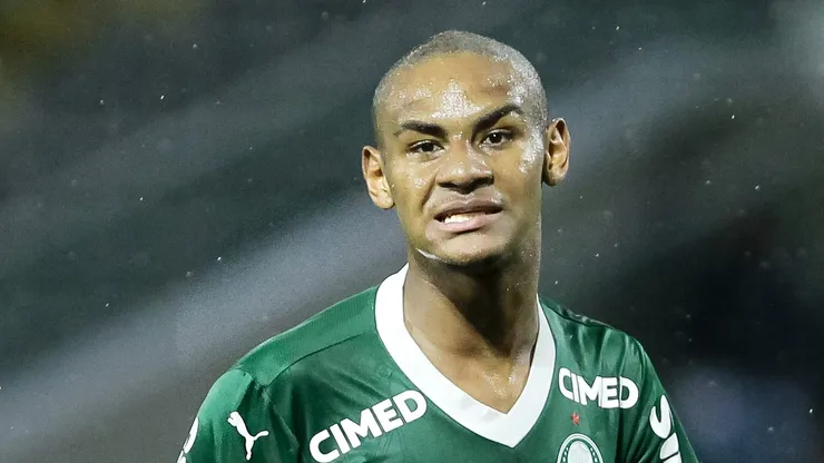 Palmeiras e Barcelona disputam Eduardo Conceição. Foto: Marco Miatelo/AGIF