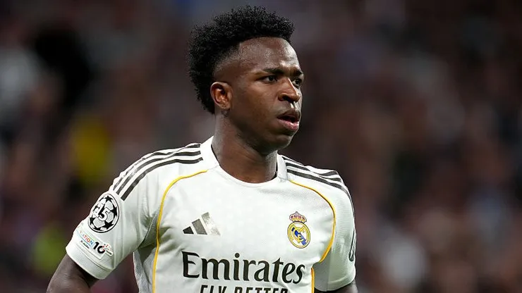 Vinicius Junior pelo Real Madrid. Foto: Aitor Alcalde/Getty Images