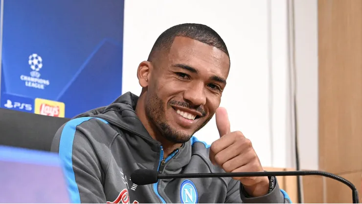 Juan Jesus, zagueiro que encerrou o contrato com o Napoli