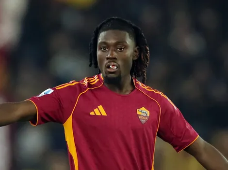 Manchester United supera Arsenal por Manu Koné