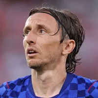 Milan fica por detalhes de renovar com Luka Modric