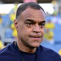 Denílson aponta falta de identidade na Seleção Brasileira