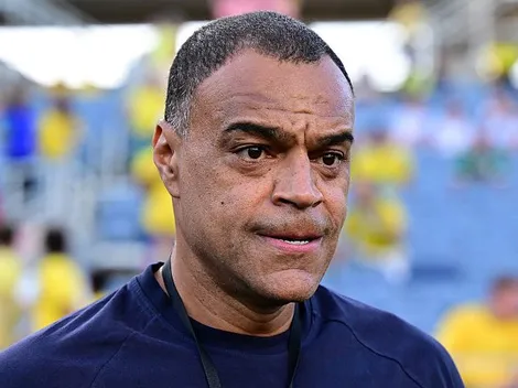Denílson aponta falta de identidade na Seleção Brasileira