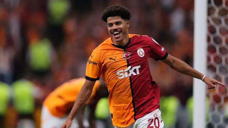 Gabriel Sara é meia do Galatasaray (Ahmad Mora/Getty Images)