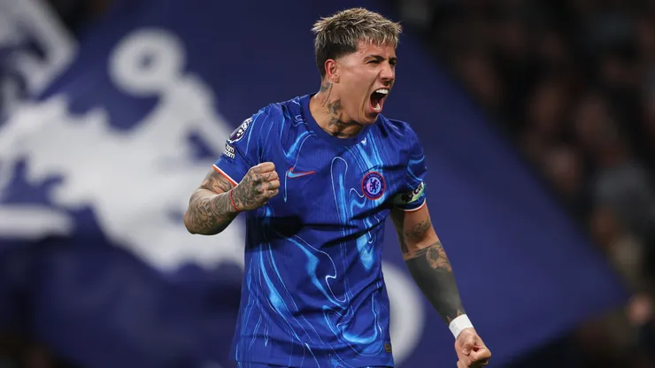 Enzo Fernández comemora gol no Chelsea (Alex Pantling/Getty Images)