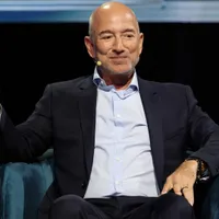 Jeff Bezos é convidado a investir no Liverpool, informa site