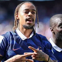 Liverpool continua interessado em contratar o atacante Barcola, do PSG