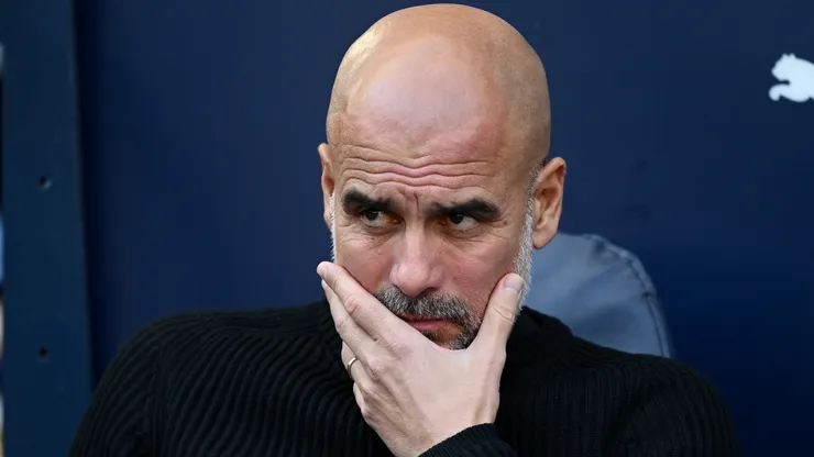 Pep Guardiola em jogo do Manchester City (Gareth Copley/Getty Images)