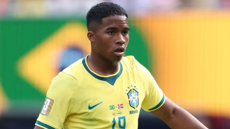 Endrick em campo pela Seleção Brasileira. Foto: Justin Setterfield/Getty Images