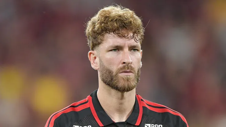 Léo Pereira pode trocar o Flamengo pelo Besiktas. Foto: Thiago Ribeiro/AGIF