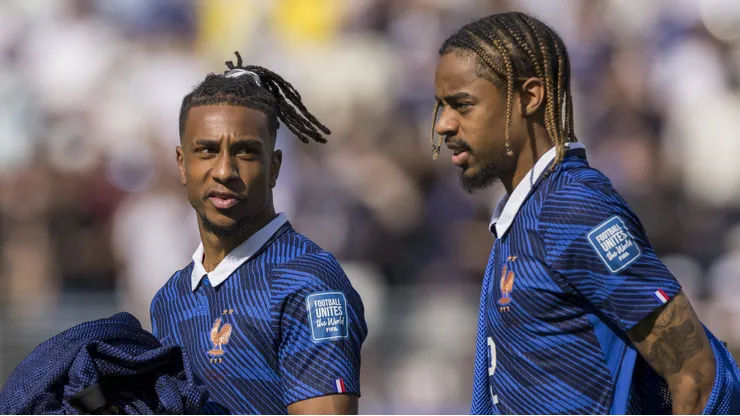 Michael Olise e Bradley Barcola pela França. Foto: IMAGO / Didier Lefa Studio