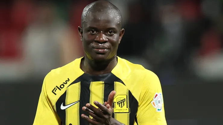Tottenham manifesta interesse na contratação de N'Golo Kanté; Francês quer deixar o Fenerbahçe. (Foto: Yasser Bakhsh/Getty Images)