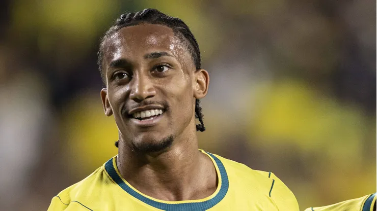 João Pedro em campo pelo Brasil