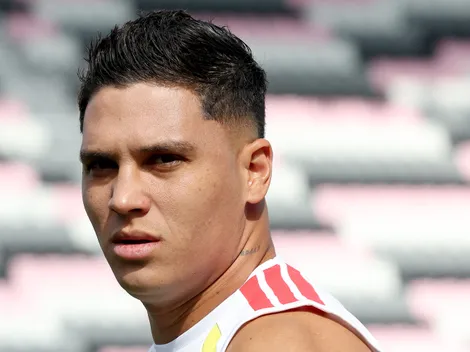Galo se aproxima de Juan Quintero
