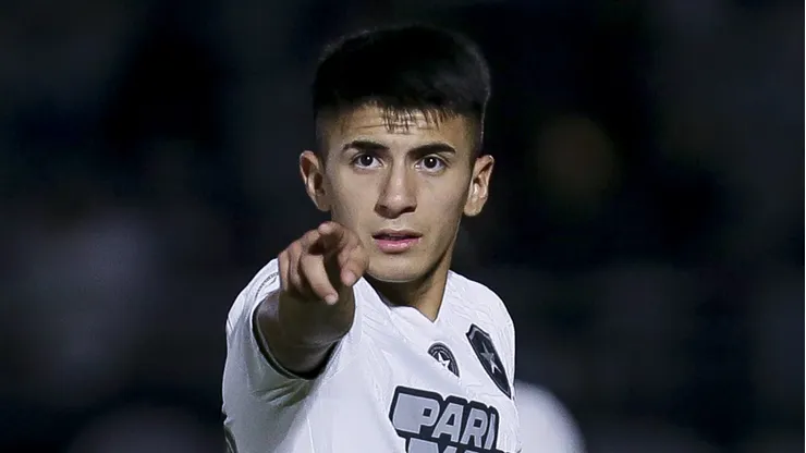 Thiago Almada ainda tem dúvidas sobre o Flamengo. Foto: Ricardo Moreira/Getty Images