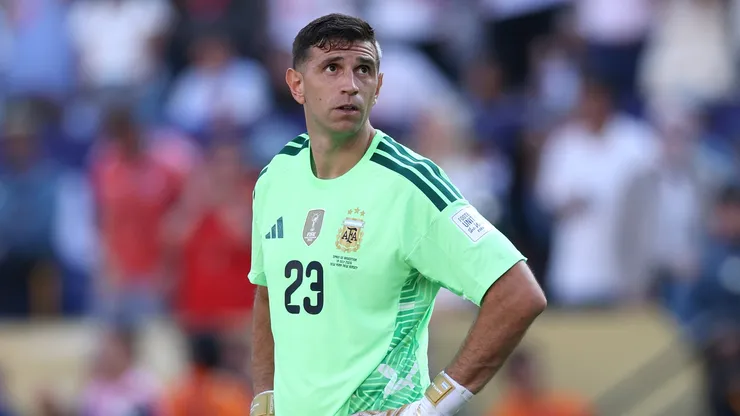 Dibu Martínez vira assunto na Juventus - Foto: Justin Setterfield/Getty Images