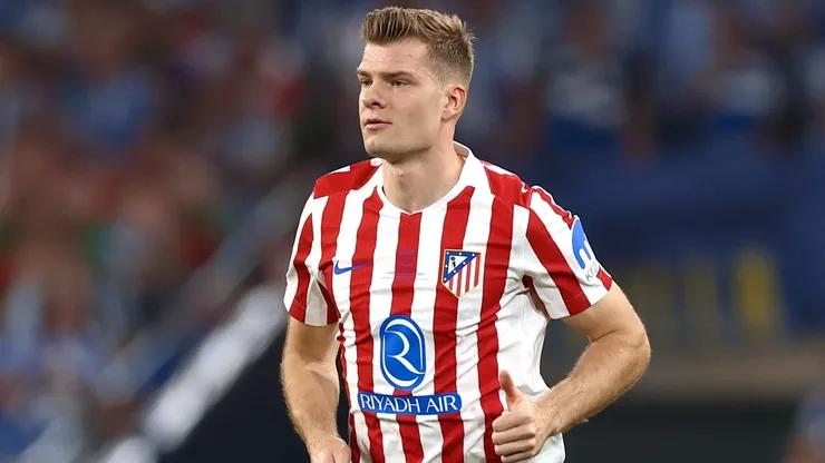 Sørloth em partida do Atlético de Madrid. (Photo by Fran Santiago/Getty Images)