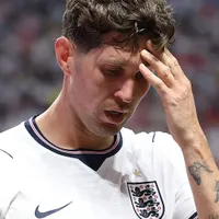 Juventus negocia por John Stones