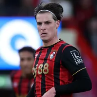 Chelsea volta à carga por Scott
