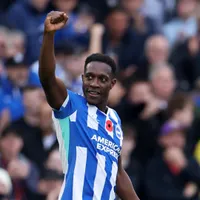 Danny Welbeck entra na mira do Chelsea de Xabi Alonso