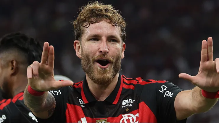 Besiktas oferece R$ 58 milhões por Léo Pereira. Foto: Wagner Meier/Getty Images