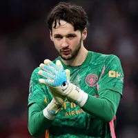 Leeds encaminha contratação de James Trafford