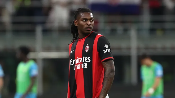 Rafael Leão entra na mira do Fenerbahçe - Foto: Marco Luzzani/Getty Images