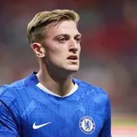 Chelsea vai negociar dois centroavantes do atual elenco