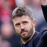Manchester United busca meia e lateral no mercado