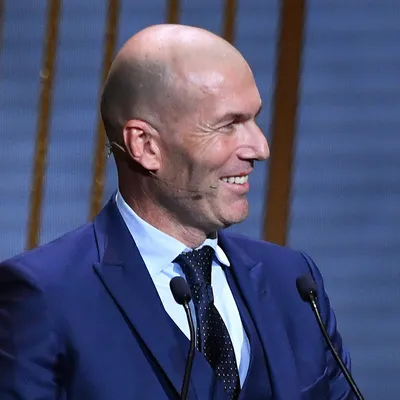 França anuncia Zinédine Zidane e muda o estilo de jogo