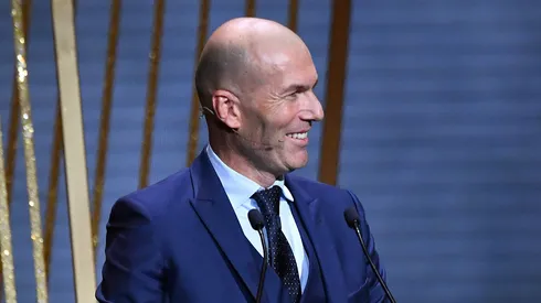 França anuncia Zinédine Zidane e muda o estilo de jogo