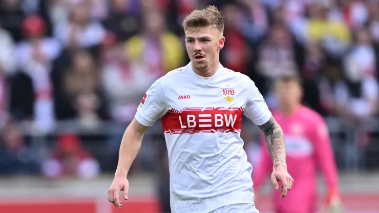 Stuttgart pode perder jovem zagueiro - Foto: Sebastian Widmann/Getty Images