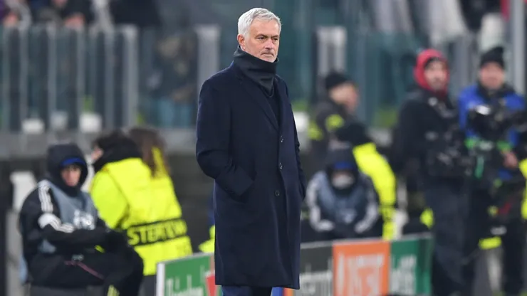 Mourinho recebe apoio de Nacho - Foto: Valerio Pennicino/Getty Images