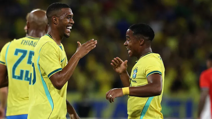 Rayan e Endrick em campo pela Seleção Brasileira. Foto: Wagner Meier/Getty Images
