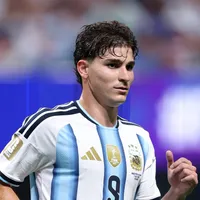 Julián Álvarez pode encaixar e ser titular no Barcelona