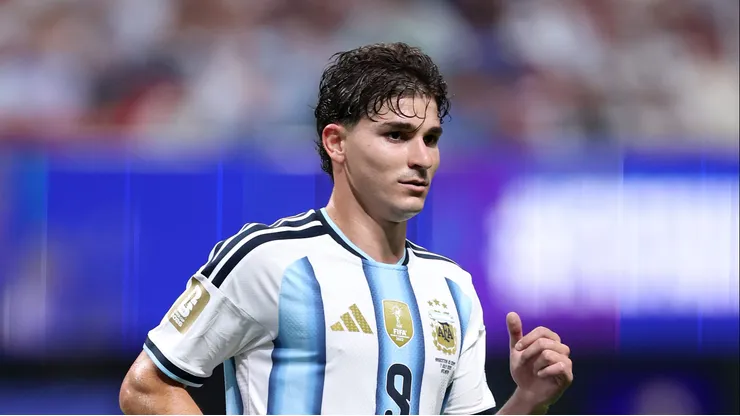 Julián Álvarez pode se transferir ao Barcelona.