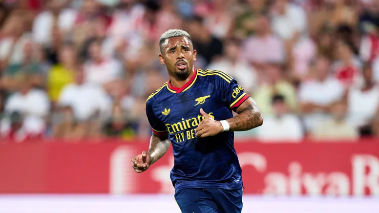 Gabriel Jesus durante o amistoso contra o Girona. Photo by Alex Caparros/Getty Images
