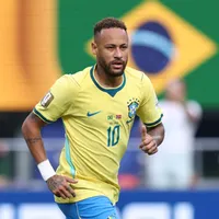 Neymar mantém futuro indefinido e foca no momento do Santos