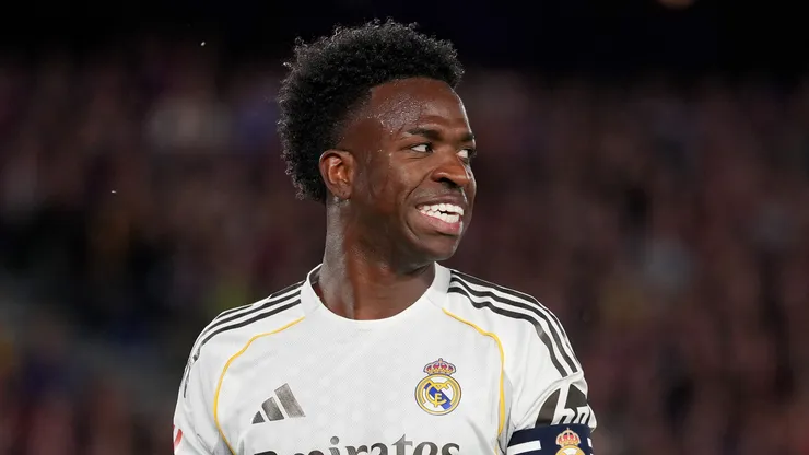 Vinicius Júnior segue com futuro indefinido no Real Madrid.